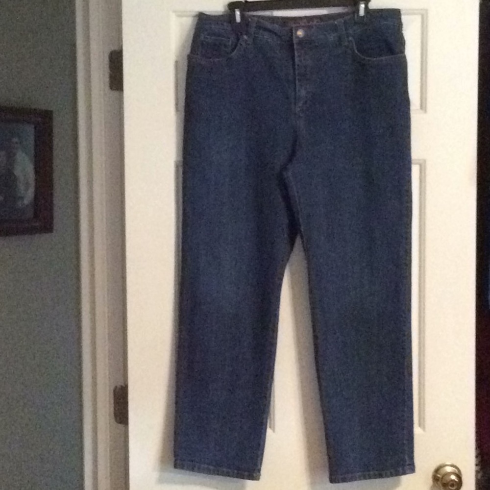 🍁 BUNDLE 2 For $10 - Amanda Jeans - 16